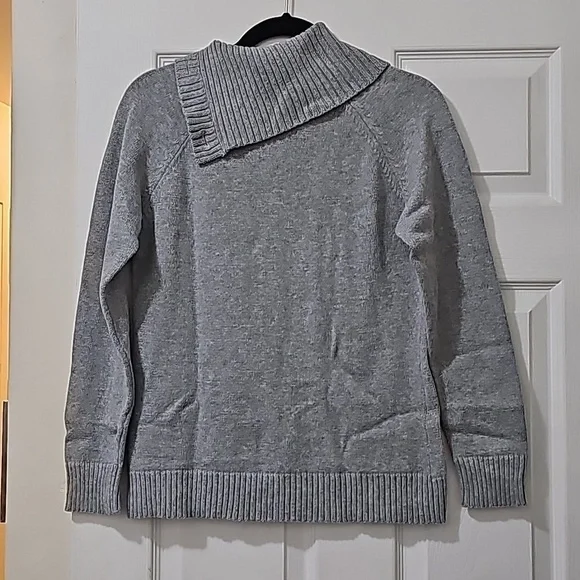 Karen Scott Women's Gray Long Sleeve Collared Knit Sweater Size Medium - Picture 2 of 6